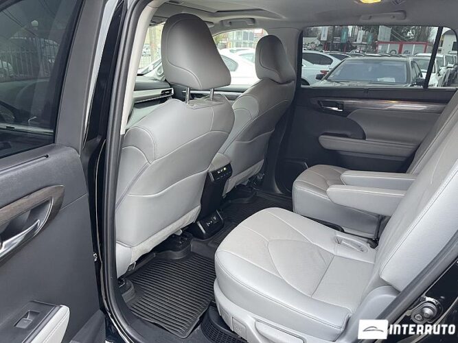 Toyota Highlander 52 interauto-car