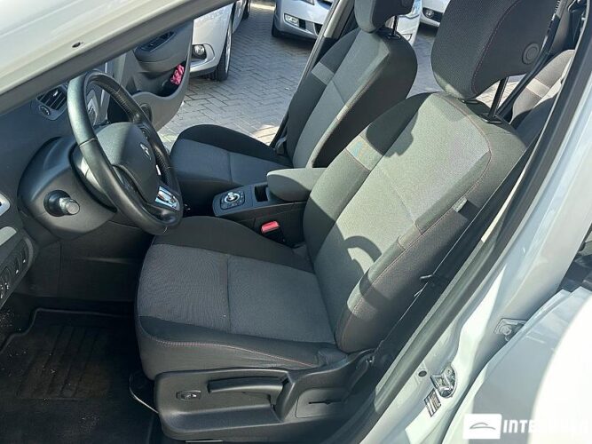 Renault Grand Scenic 39 interauto-car