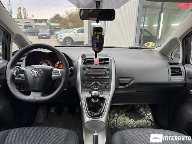 Toyota Auris 33 interauto-car