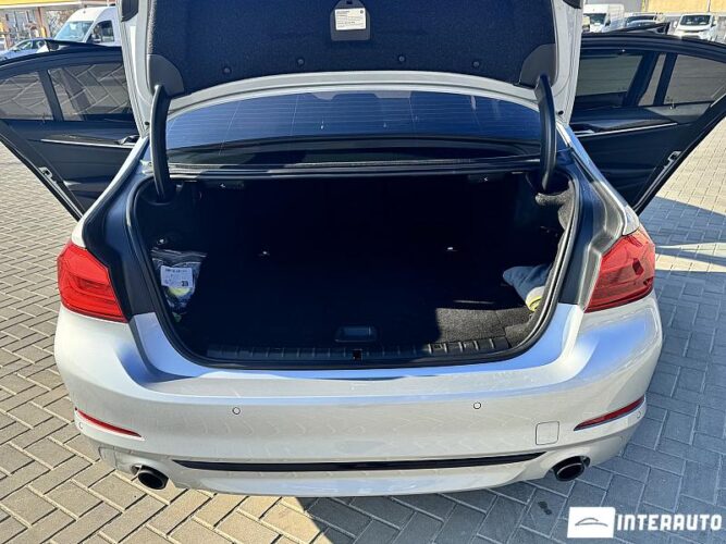 BMW 530e 56 interauto-car
