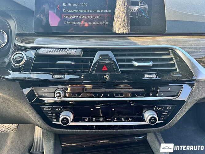 BMW 530e 44 interauto-car