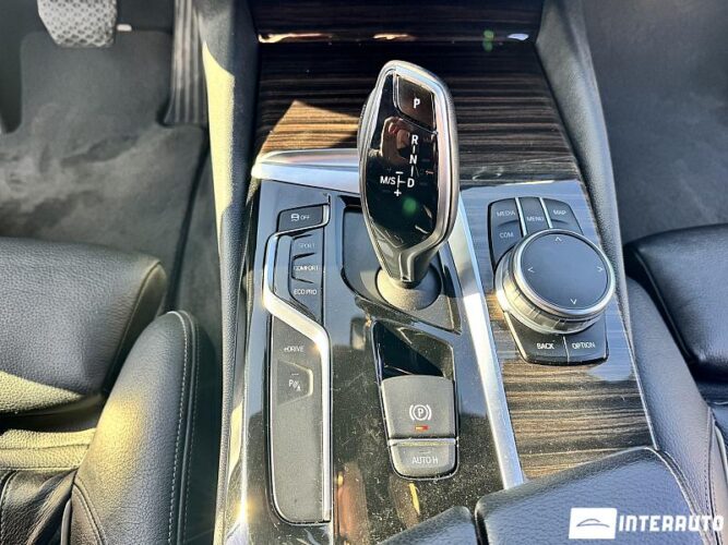 BMW 530e 45 interauto-car