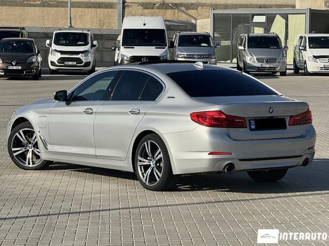 BMW 530e 37 interauto-car