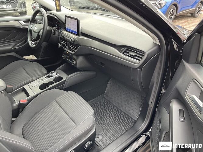 Ford Focus 44 interauto-car