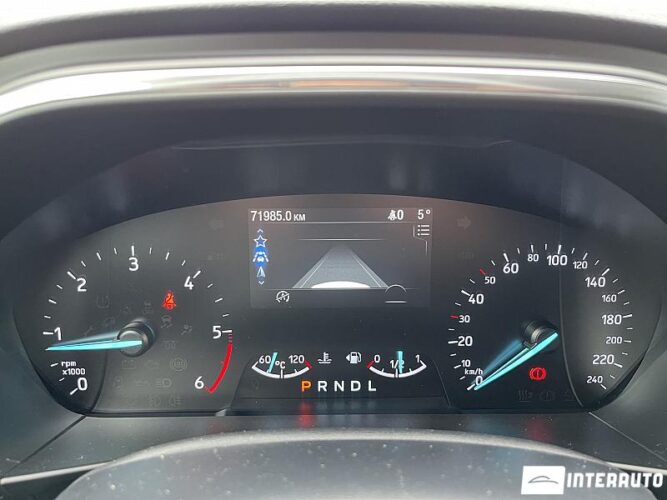 Ford Focus 38 interauto-car