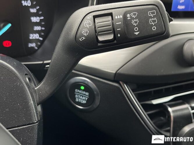 Ford Focus 41 interauto-car