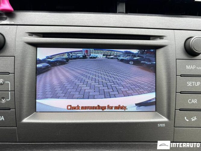 Toyota Prius 44 interauto-car