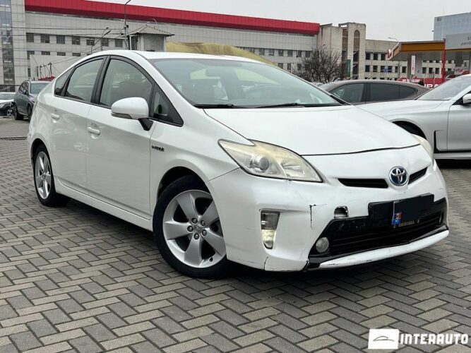 Toyota Prius 32 interauto-car