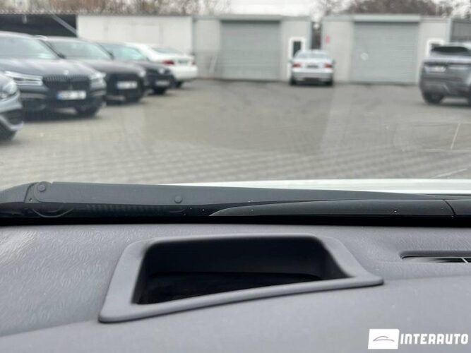 Toyota Prius 37 interauto-car