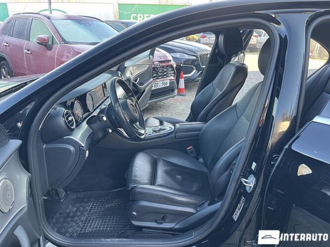 Mercedes E 200 36 interauto-car