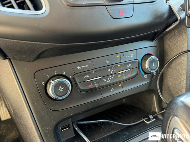 Ford Focus 40 interauto-car