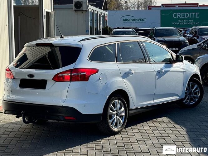 Ford Focus 32 interauto-car