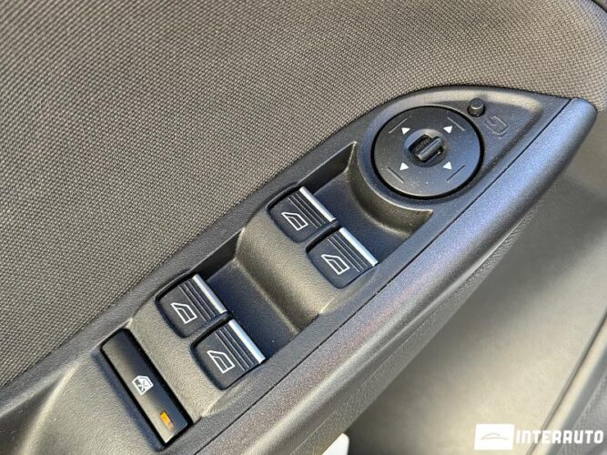 Ford Focus 44 interauto-car