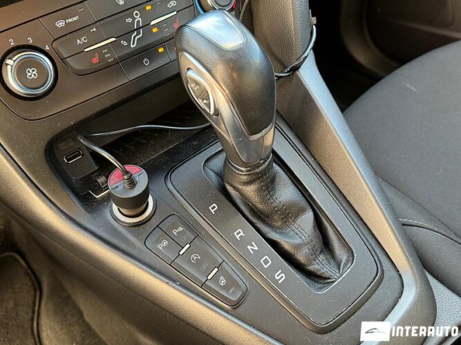 Ford Focus 41 interauto-car