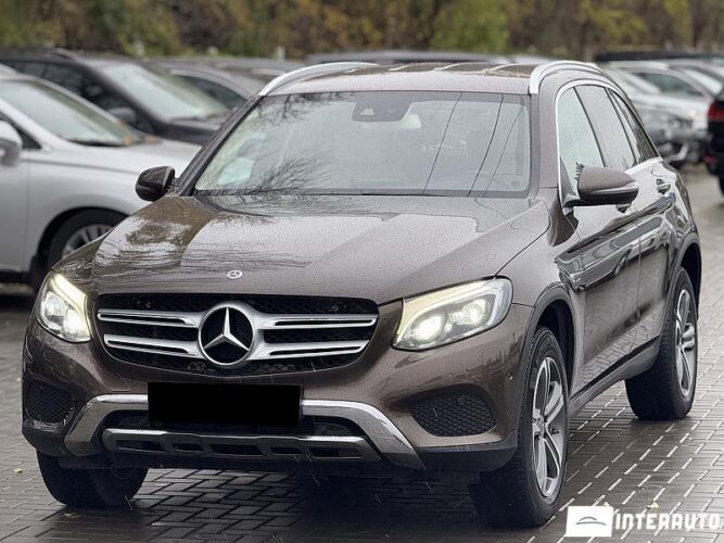 Mercedes GLC 350e 32 interauto-car