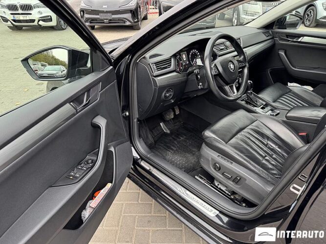 Skoda Superb 45 interauto-car