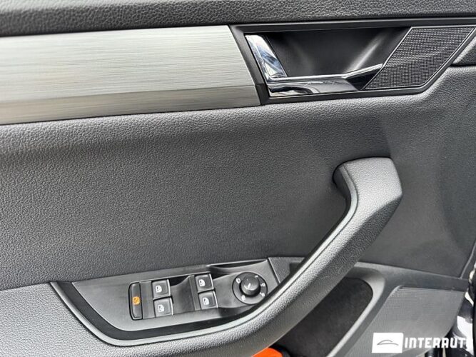 Skoda Superb 46 interauto-car