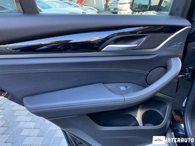 BMW X3 2.0D 58 interauto-car