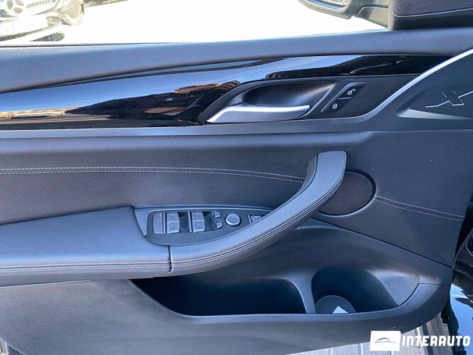 BMW X3 2.0D 42 interauto-car