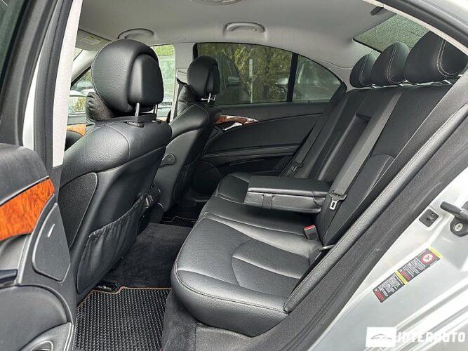 Mercedes E 200 43 interauto-car