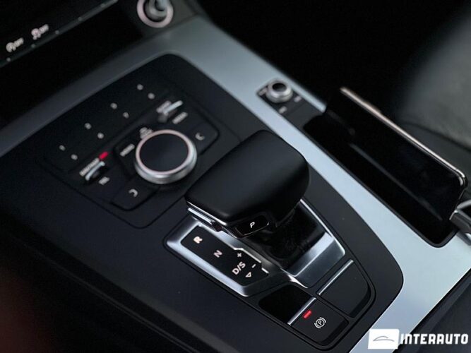 Audi Q5 43 interauto-car