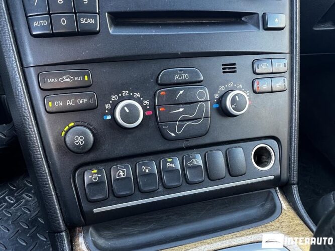 Volvo XC 90 38 interauto-car