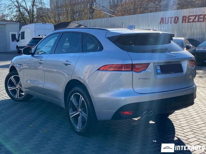 Jaguar F-Pace 37 interauto-car