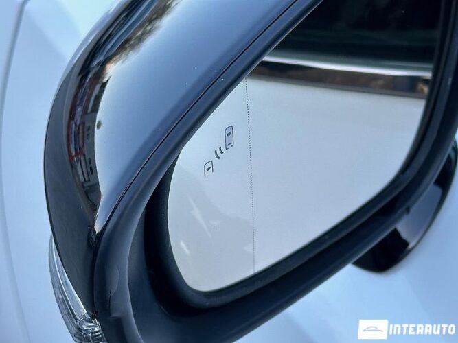 Lexus IS 300h 34 interauto-car