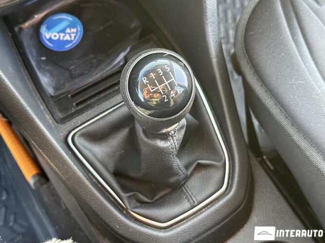 Volkswagen Caddy Maxi 39 interauto-car