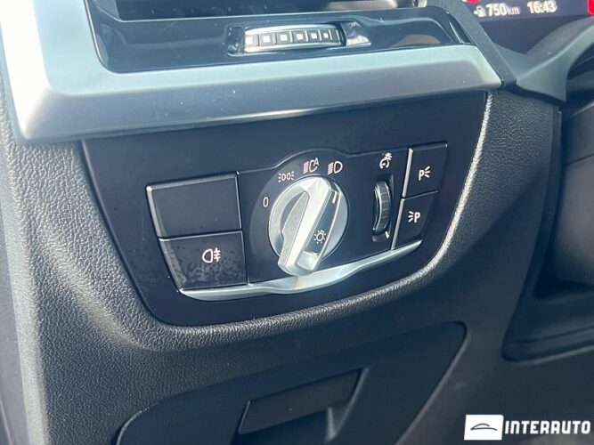 BMW X4 2.0D 44 interauto-car