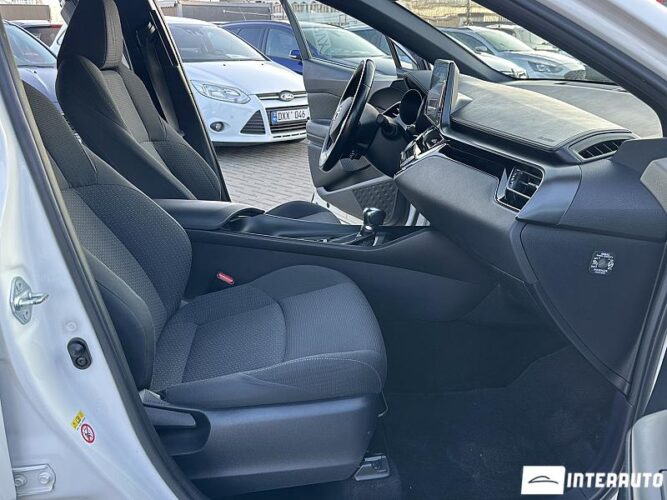 Toyota C-HR 47 interauto-car