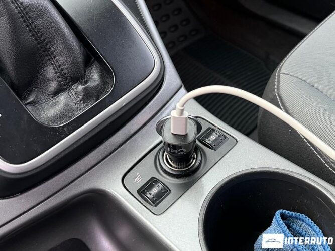 Ford C-MAX 41 interauto-car