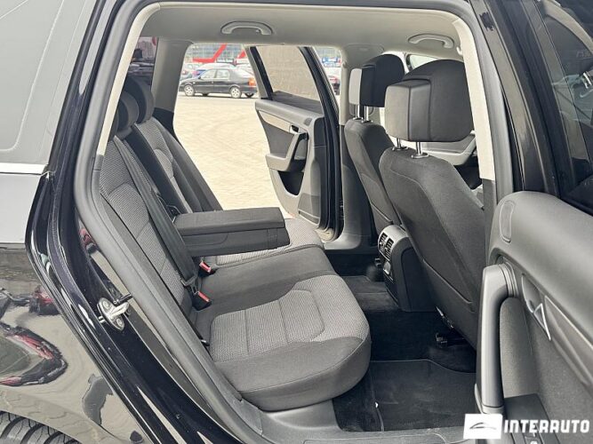 Volkswagen Passat 44 interauto-car
