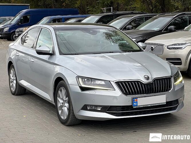 Skoda Superb 40 interauto-car