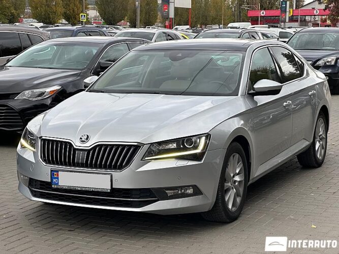 Skoda Superb 38 interauto-car