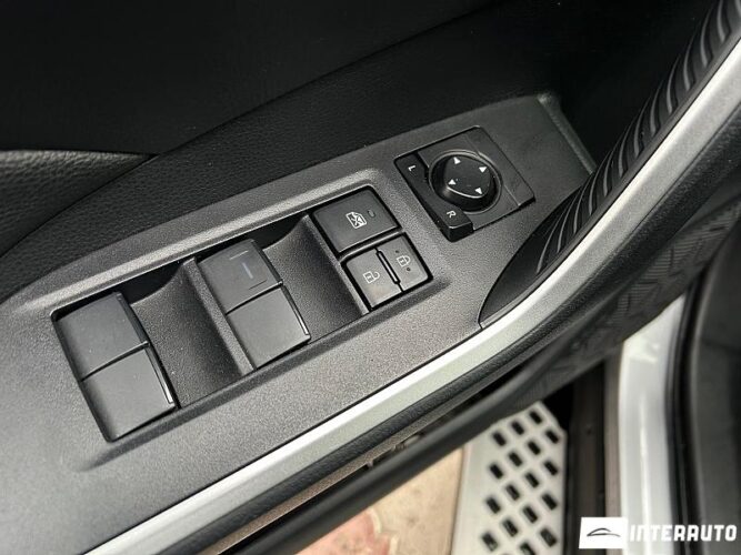 Toyota Rav-4 43 interauto-car