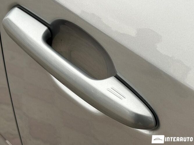 Toyota Rav-4 40 interauto-car