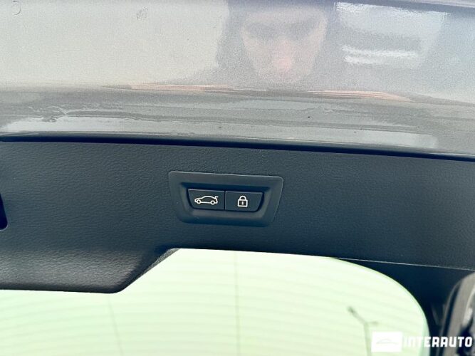 BMW X6 3.5i 59 interauto-car