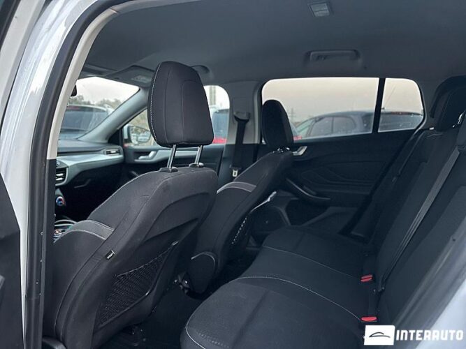 Ford Focus 39 interauto-car