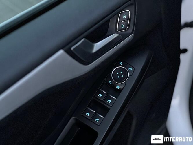 Ford Focus 31 interauto-car