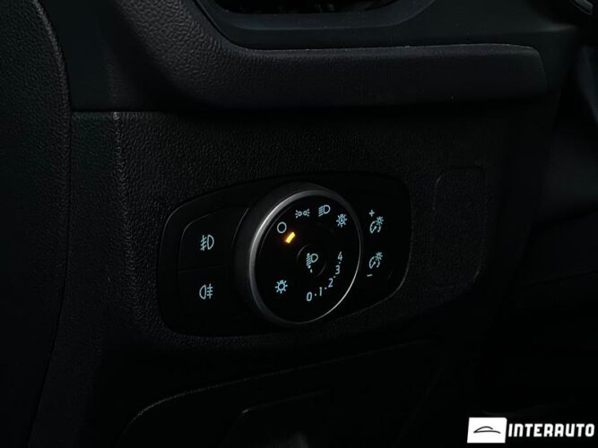 Ford Focus 32 interauto-car