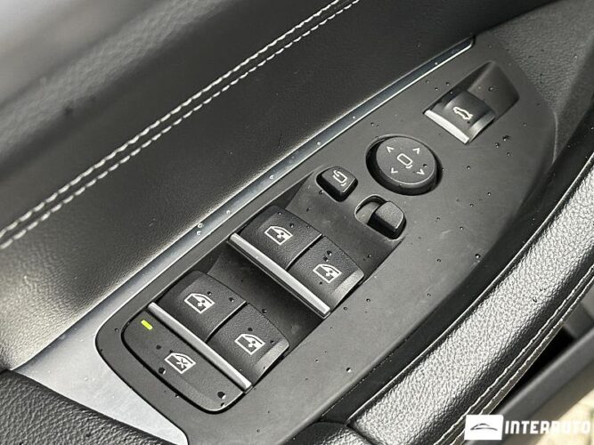 BMW X3 2.0D 51 interauto-car