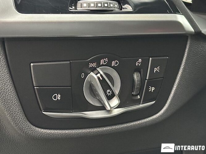 BMW X3 2.0D 53 interauto-car