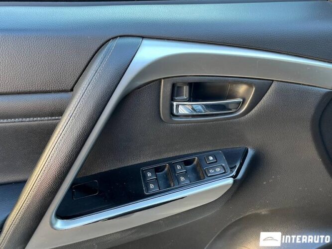 Mitsubishi Pajero Sport 32 interauto-car