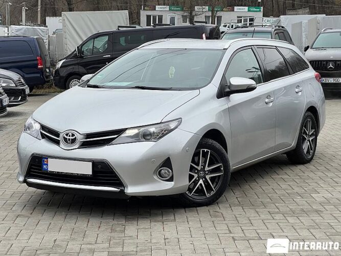 Toyota Auris 28 interauto-car