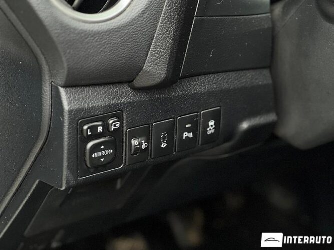 Toyota Auris 34 interauto-car