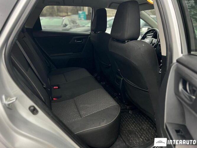 Toyota Auris 43 interauto-car