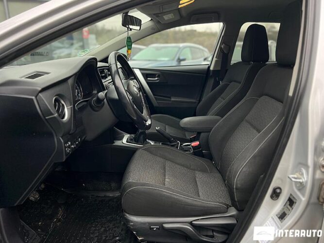 Toyota Auris 32 interauto-car