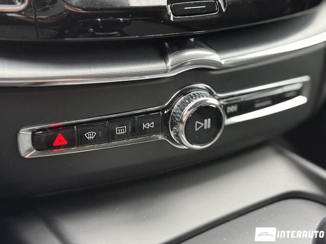 Volvo XC 60 42 interauto-car