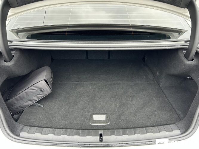 BMW 330E 51 interauto-car